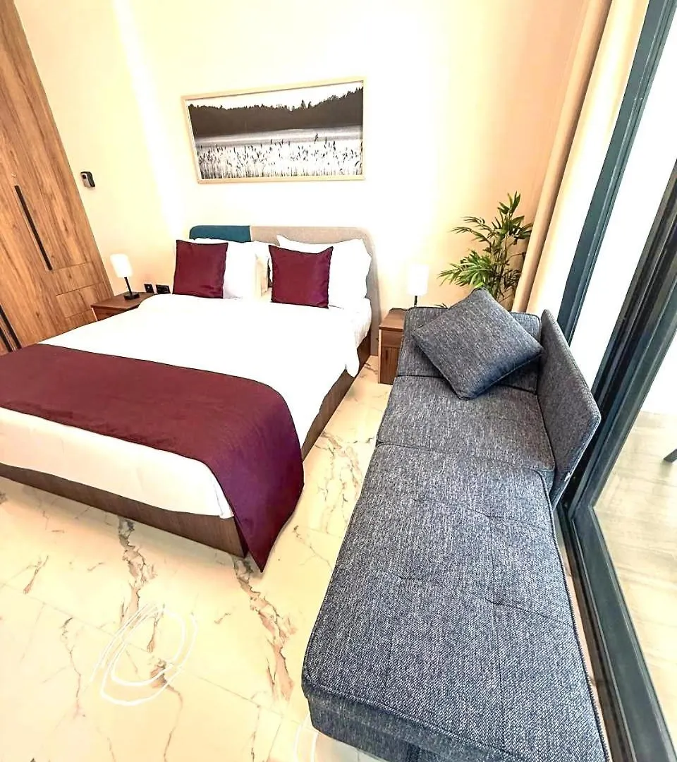 Central Stay Studio Apartment Near Cleveland And Abu Dhabi Mall