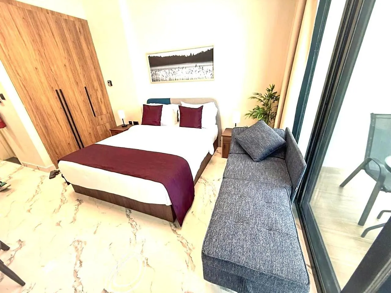 Central Stay Studio Apartment Near Cleveland And Abu Dhabi Mall