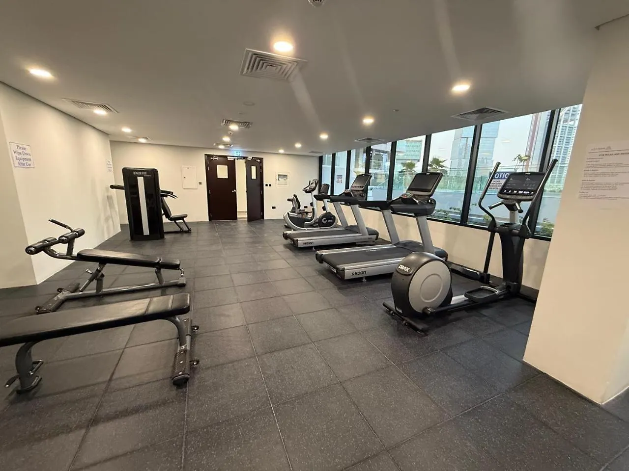 Central Stay Studio Apartment Near Cleveland And Abu Dhabi Mall
