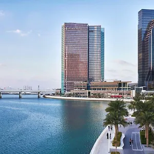 5* فندق فور سيزونز في جزيرة الماريا